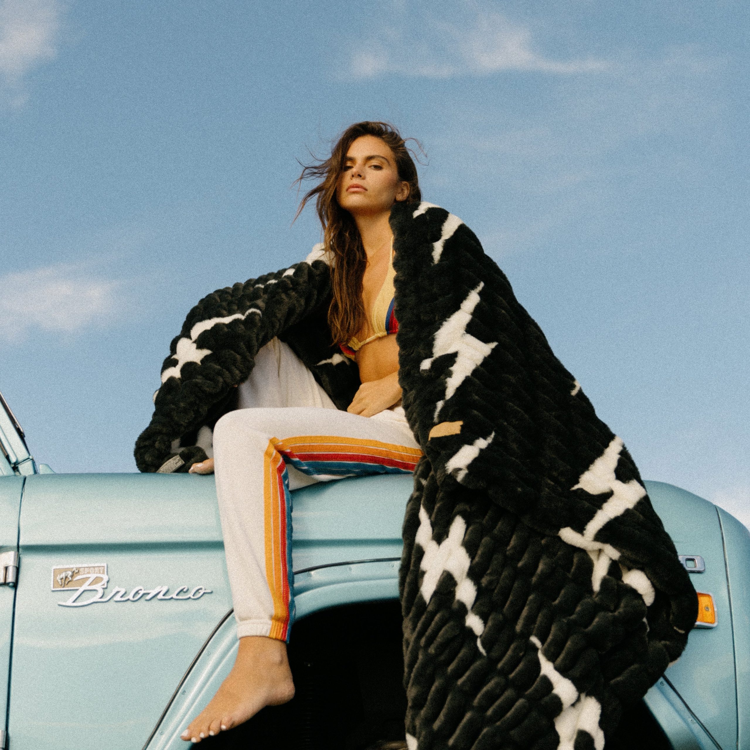 Aviator Nation x Lola Blanket - Black // White Bolt - Image 6